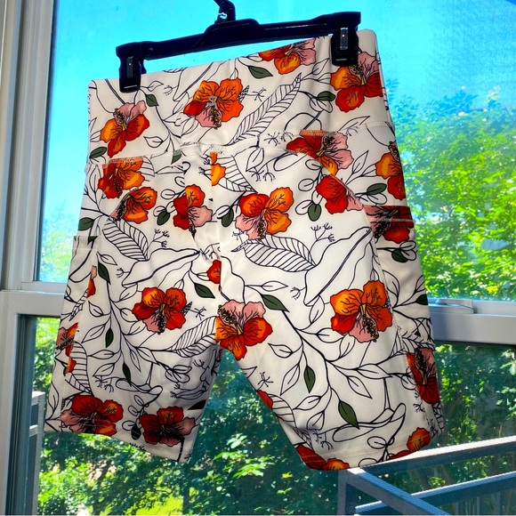 SHOSHO Small Floral Biker Shorts Active Tummy Control W/Pockets - Picture 5 of 10